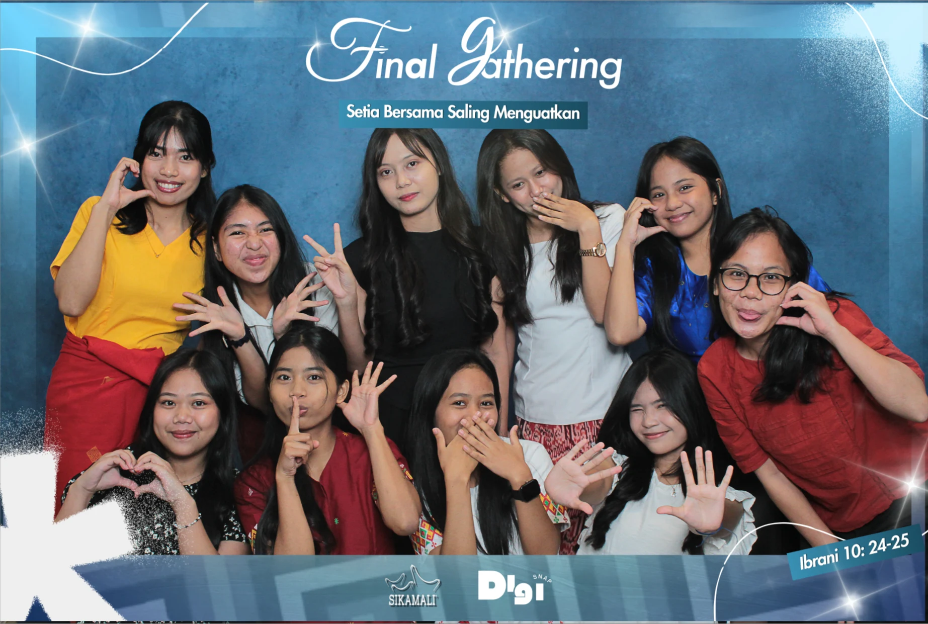 Guests at the DigiSnap photobooth — Final Gathering · Sikamali