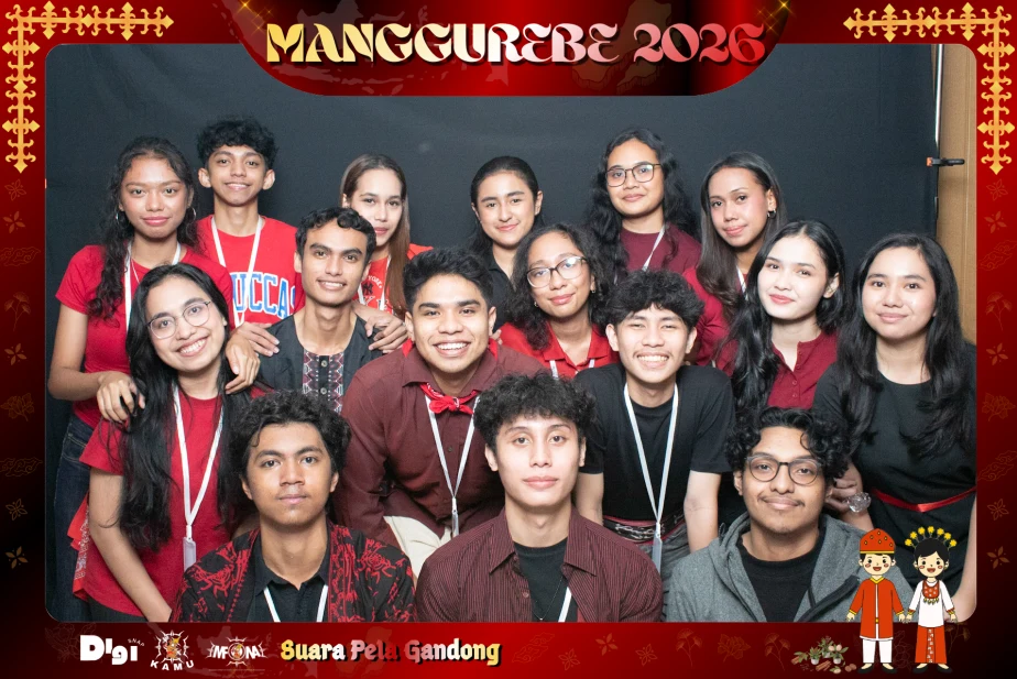 Guests at the DigiSnap photobooth — Manggurebe · UPH